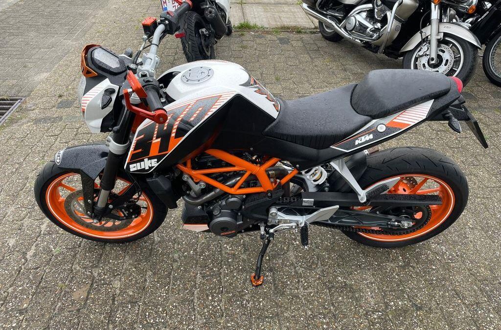 KTM	Duke 390